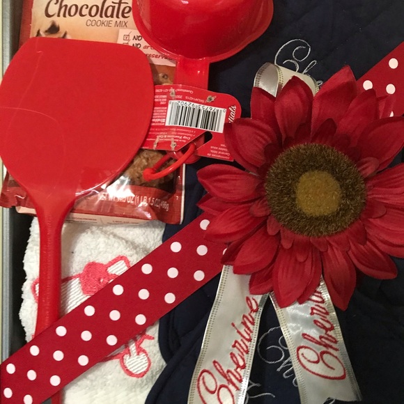 Signature Deluxe Gift Set - Picture 3 of 3